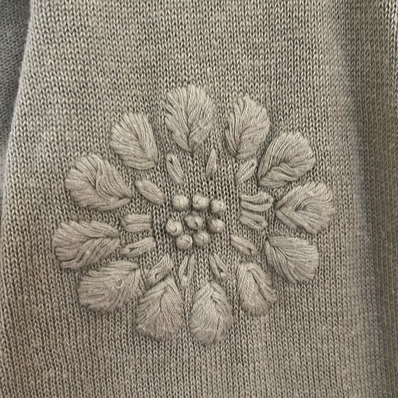 Coldwater creek green sweater with floral design. Size 1X - Picture 2 of 8